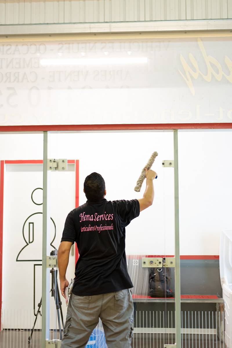 Nettoyage vitres par professionnels près d'Ollioules