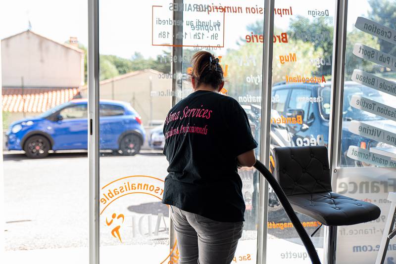 Société de ménage pour entretien de commerces à Six fours les plages